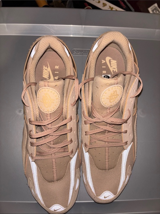 Nike Tan/Beige Air Hurrache Sneakers main image 5